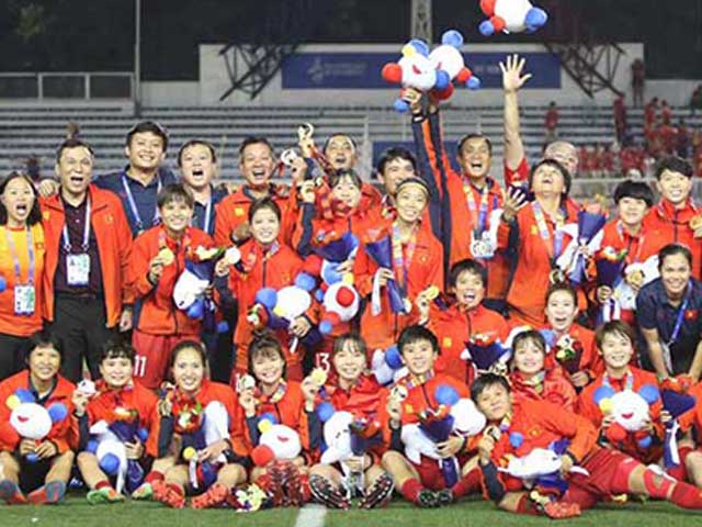 Bóng đá - Từ chối nhận nửa tỷ đồng tiền thưởng, nữ tuyển thủ Việt Nam nói gì?