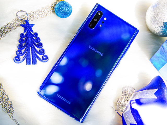 Những smartphone màu xanh thanh lịch, nổi bật cho năm mới