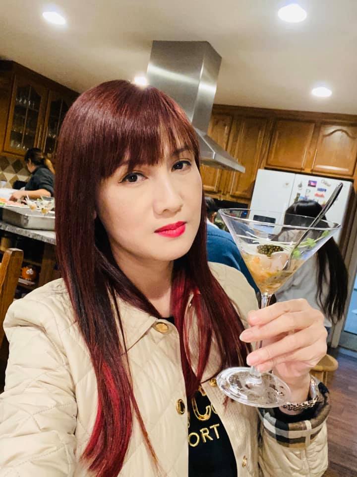 Hiền Mai thỉnh thoảng cũng xuất hiện ở một số sự kiện quan trọng của bạn bè và vẫn nhận lời tham gia đóng phim khi có lời mời hoặc kịch bản phù hợp. 