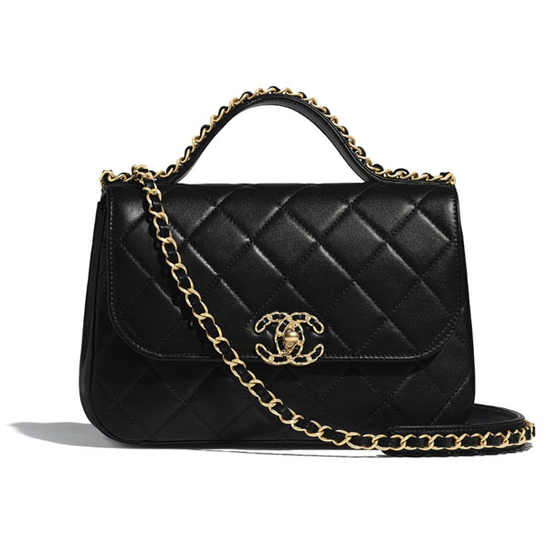 Đầu tiên trong màn đập hộp của cô nàng chính là chiếc túi Chanel 19 Flap Handle Bag. Đây là chiếc túi trứ danh đến từ nhà mốt Pháp, có giá gần 5.000 USD (khoảng 13 triệu đồng).