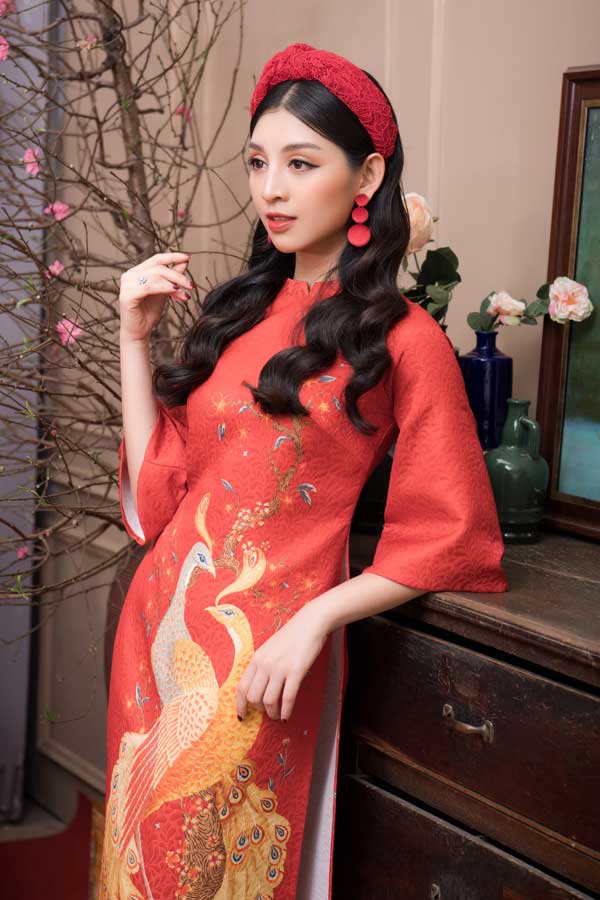 Top 10 Hoa hậu Việt Nam khoe nét duyên dáng trong áo dài cách tân - 2
