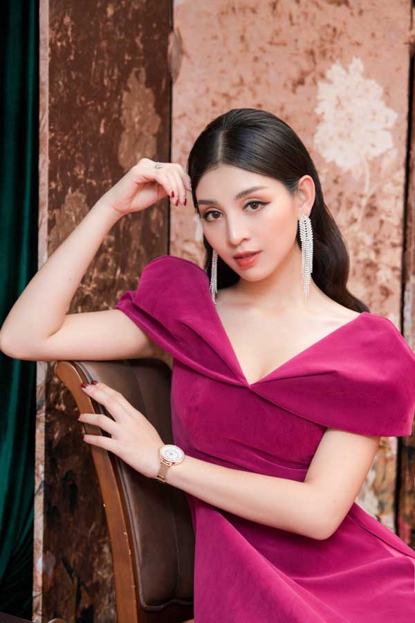 Top 10 Hoa hậu Việt Nam khoe nét duyên dáng trong áo dài cách tân - 8