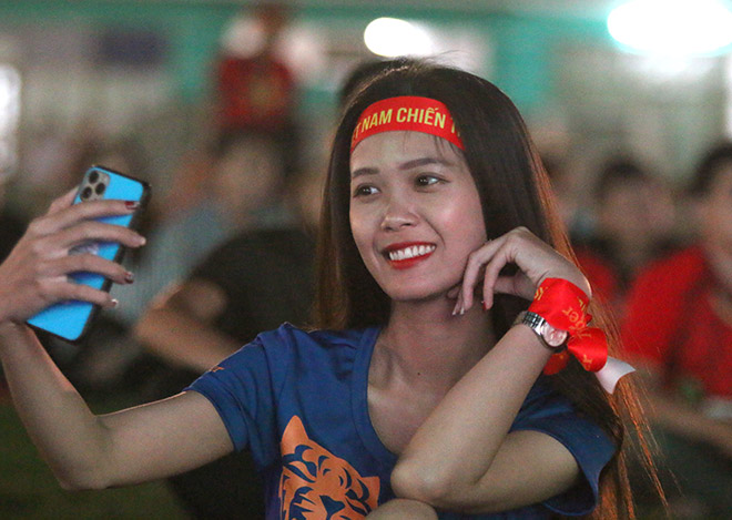 Fan nữ vò đầu bứt tóc vì U23 Việt Nam lỡ chiến thắng trước Jordan - 4