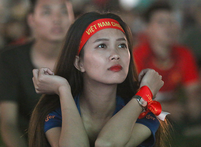 Fan nữ vò đầu bứt tóc vì U23 Việt Nam lỡ chiến thắng trước Jordan - 6
