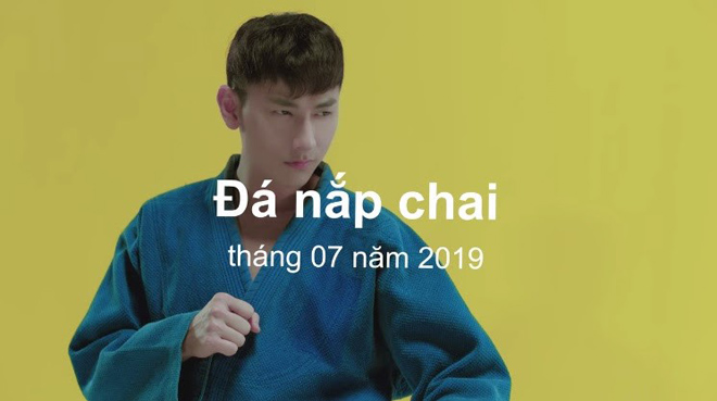 Anh chàng đã hoàn thành thử thách cực ngọt với sự hỗ trợ của “cameraman” bất đắc dĩ Amee