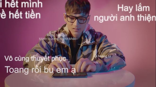 “Anh hùng bàn phím” Isaac với biểu cảm đầy nguy hiểm. Đeo kính trông tri thức vậy thôi chứ “bắn” câu nào là “chất” câu đó. Nhìn kỹ mới phát hiện ra đây đều là những câu nói “trend” nhất năm 2019. Bạn đã thuộc hết chưa?