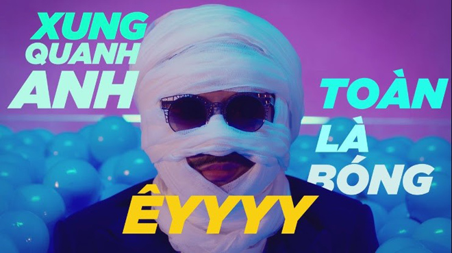 Đen Vâu ơi, anh có thấy “Dejavu” khi nhìn bức ảnh này không? Với y tưởng cosplay với bóng độc đáo, Issac vẫn tạo được cảm giác “mênh mông toàn là nước” mà không lo “cơ thể anh đang bị ướt”.