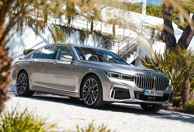 BMW 7-Series 2020 nâng cấp nhẹ, giá bán không đổi - 1