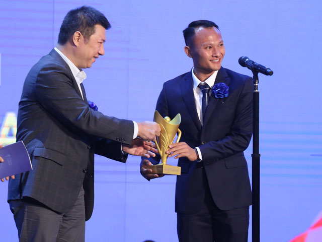 Thầy Park & U22 Việt Nam đoạt giải, Văn Hậu thua kình ngư 19 tuổi ở Cúp chiến thắng