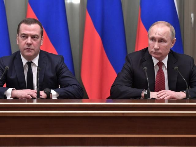Thủ tướng và toàn bộ chính phủ Nga từ chức, Putin toan tính điều gì?