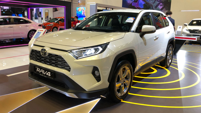 Ngắm Toyota RAV4 tại thị trường Singapore, có giá bán 2,27 tỷ đồng - 1