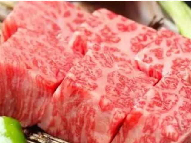 Thị trường - Tiêu dùng - Loài bò đắt nhất thế giới, giá lên tới 1,7 tỷ đồng/con