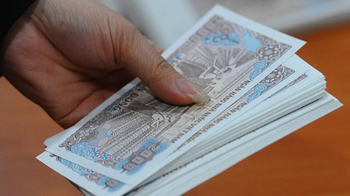 Kinh doanh - Ngân hàng ngậm ngùi... không một xu thưởng Tết