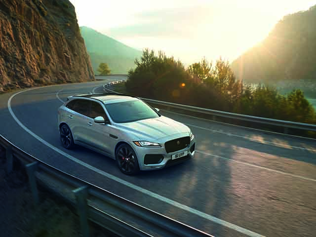 Jaguar tặng 100% phí trước bạ cho khách mua xe F-Pace tại Việt Nam