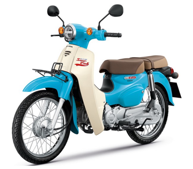 Xe có nhiều màu sắc lựa chọn khác nhau. Cận cảnh 2020 Honda Super Cub màu xanh trắng.