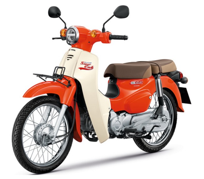 2020 Honda Super Cub có động cơ 110cc, 4 thì, phun xăng điện tử PGM-Fi, đi kèm với hộp số 4 cấp, vừa hoạt động bền bỉ lại tiết kiệm xăng với mức tiêu thụ chỉ 60,6 km/lít, đạt tiêu chuẩn khí thải EURO 3.