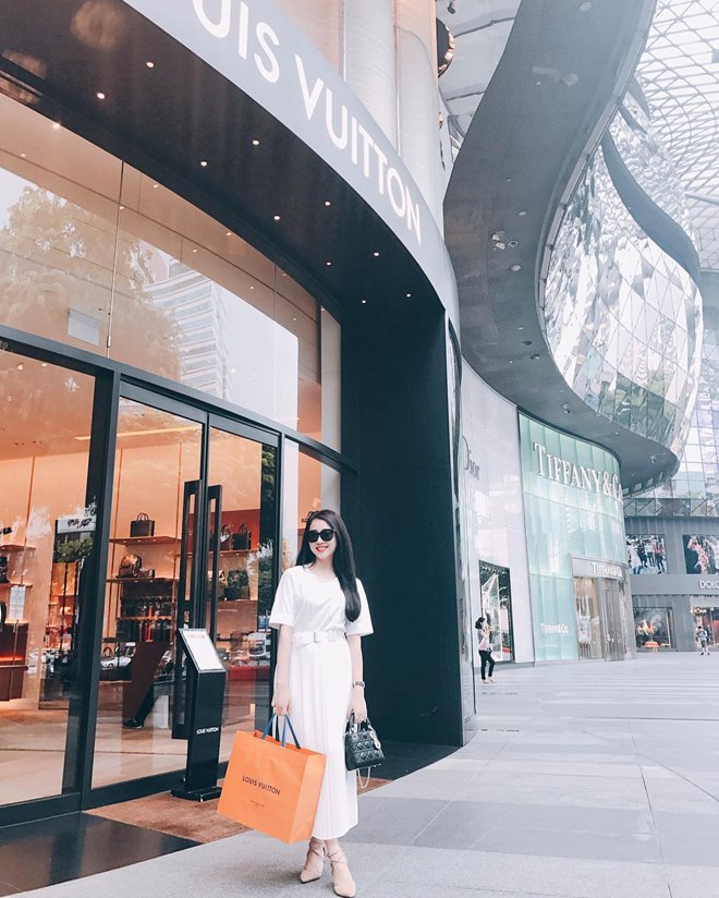 Sau 5 năm "làm bạn gái Sơn Tùng", Huỳnh Hồng Loan lột xác sexy, tài sản đáng ngưỡng mộ - 13