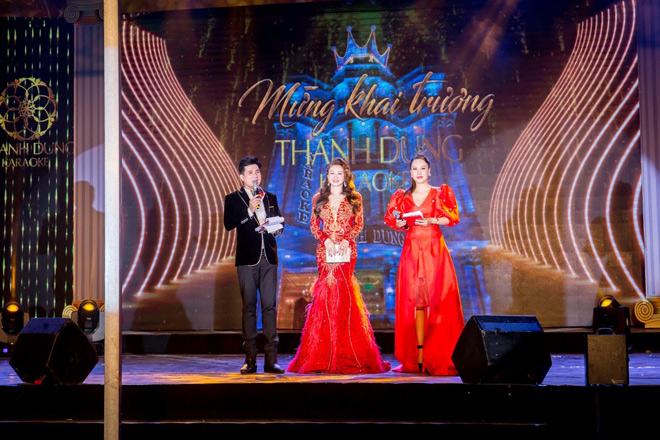 Đàm Vĩnh Hưng chúc mừng Á hậu Thanh Dung khai trương Karaoke mới tại Bình Dương - 3