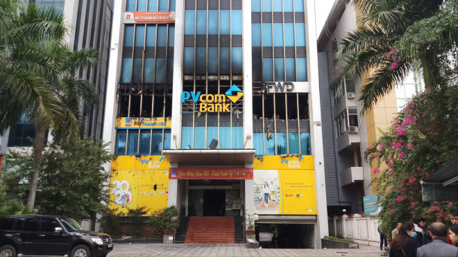 Tòa nhà nhìn từ bên ngoài sáng ngày 18-1