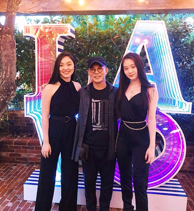 Lý Liên Kiệt và 2 cô con gái chung với Hoa hậu Hồng Kông Lợi Trí.