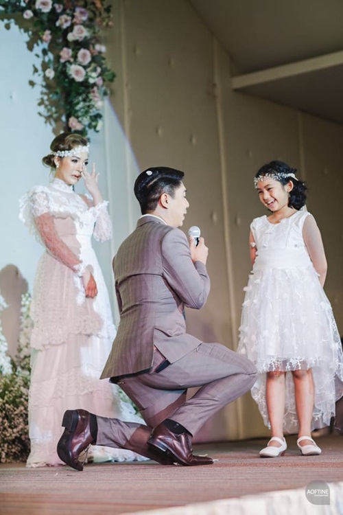 Hình ảnh khiến nhiều người xúc động trong đám cưới của cô&nbsp;Piyaporn Thongprakob.