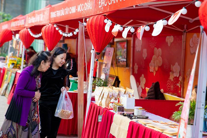 Nhu cầu của người dân tăng mạnh trong mùa mua sắm giáp Tết