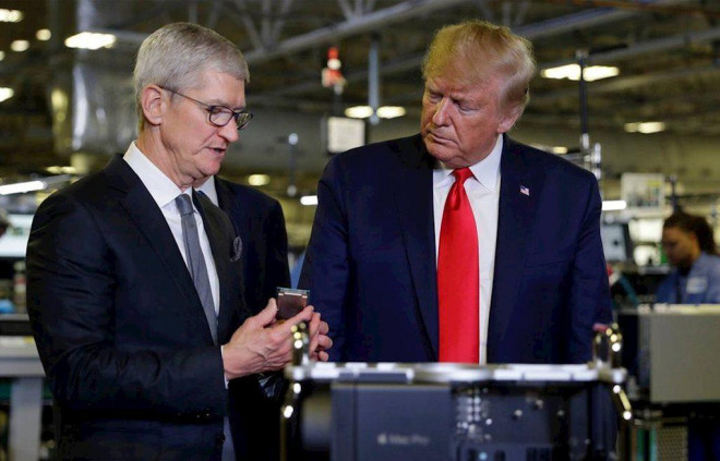 Tim Cook và Tổng thống Trump: “Làm bạn với vua như chơi với hổ” - 1