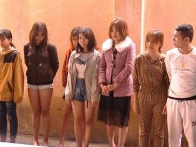 Pháp luật - Tổ chức "tiệc" ma túy ngày cận Tết, 19 nam, nữ thanh, thiếu niên bị bắt