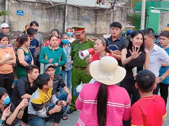 Thuỷ Tiên - Công Vinh tặng tiền gần 1 tỷ đồng cho hơn 600 công nhân - 2