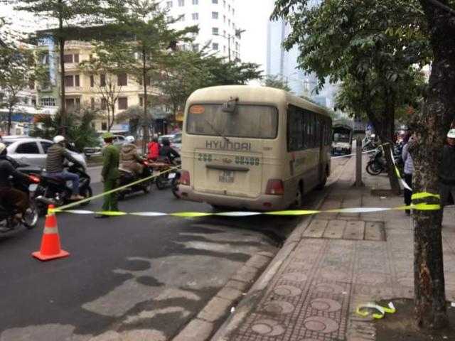 Pháp luật - Nam tài xế tử vong trên ô tô 29 chỗ giữa phố Hà Nội
