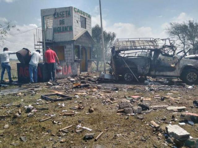 Thế giới - Băng đảng ma túy Mexico tấn công nhóm nhạc sĩ, 10 người hóa "đuốc sống" trong xe?