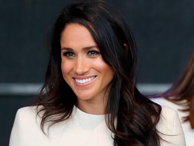 10 bài tập cơ mặt giúp Meghan Markle luôn trẻ trung - 1