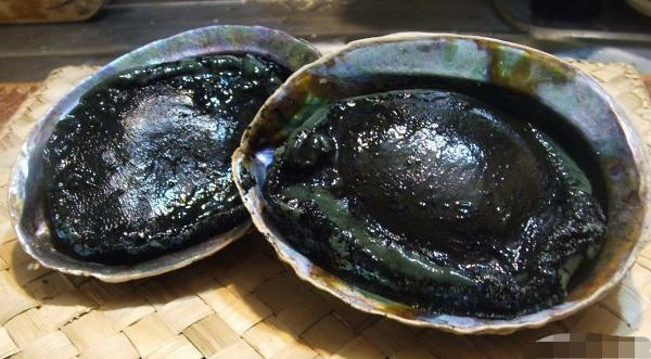 Bào ngư đen nhập khẩu từ New Zealand có giá khoảng 6,7 triệu đồng/kg