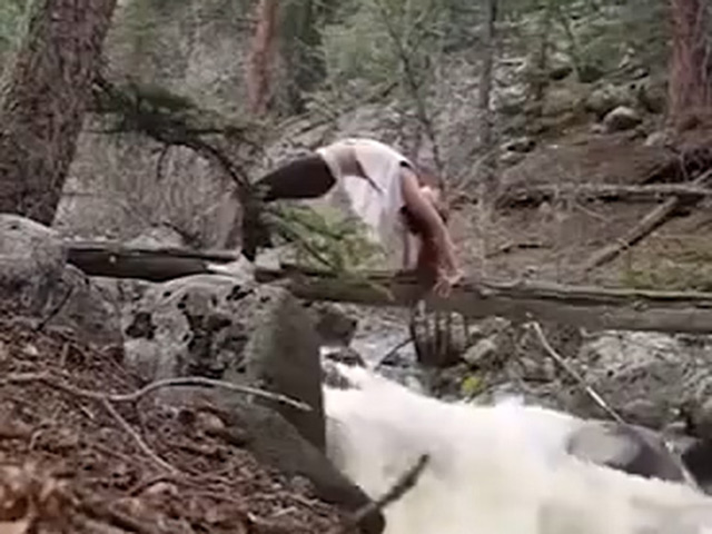 Video Clip Cười - "Chơi ngu lấy tiếng" chắc chắn cái kết hết sức khó đỡ