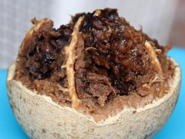 Thị trường - Tiêu dùng - Loại quả bên ngoài như bị mốc, bên trong như bị hỏng, ai ngờ là "đặc sản"