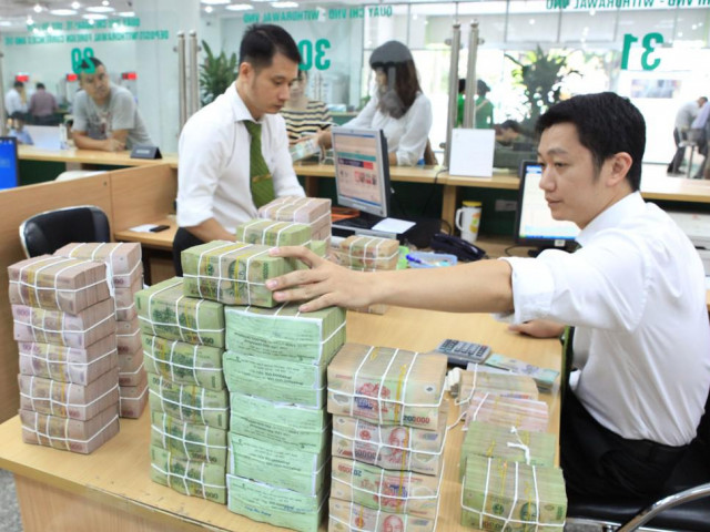 Kinh doanh - Lãi suất liên ngân hàng xuống kỷ lục