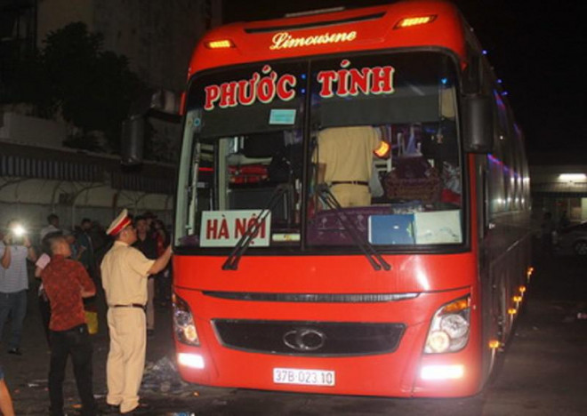Xe khách giường nằm loại 46 chỗ nhưng chở đến 99 người. 