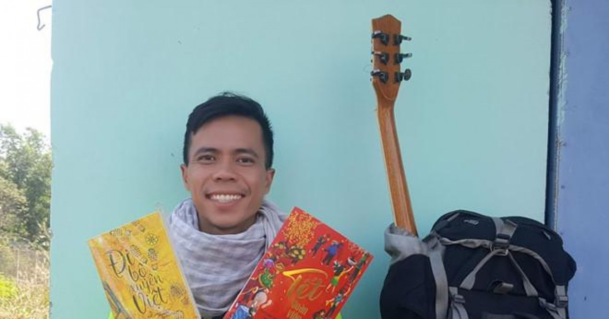 Giáo dục - du học - Thầy giáo một mình đi bộ 400km từ TP.HCM về quê ăn Tết chỉ với 100.000 đồng trong ví