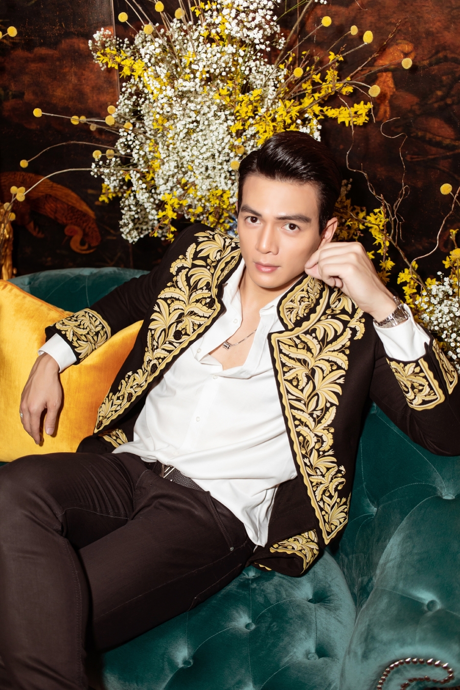 Ninh Dương Lan Ngọc diện đầm xẻ sâu, tình tứ bên “phi công trẻ” - 6