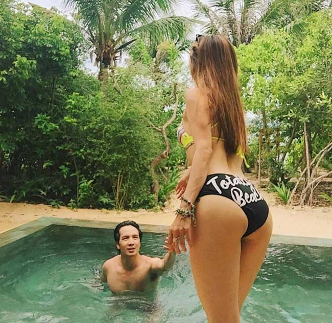 Nhiều ý kiến cũng cho rằng, Sĩ Thanh nên chuyển hướng làm người mẫu bikini vì trang cá nhân của cô ngập tràn bikini, đăng với tần suất dày đặc.