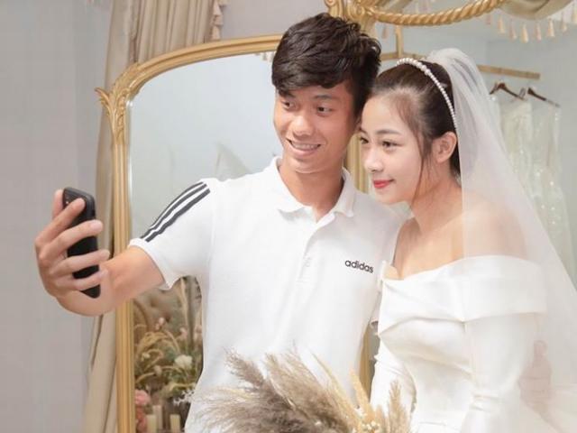 Bạn trẻ - Cuộc sống - Phan Văn Đức đưa cô giáo hot girl Nhật Linh đi thử váy cưới dịp cận Tết