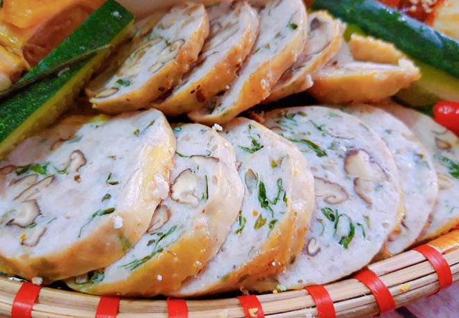 Một con gà làm thành 11 món, chị em ngỡ ngàng vì tài của mẹ đảm 8x - 6