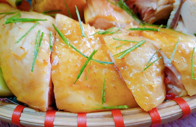 Một con gà làm thành 11 món, chị em ngỡ ngàng vì tài của mẹ đảm 8x - 8