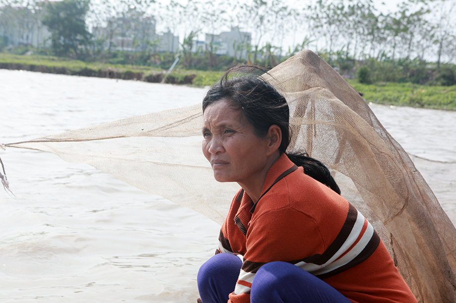 Sau một thời gian chăm chỉ, chị có ít vốn liếng đầu tư nuôi lợn, nuôi cá nhưng cả cá và lợn đều chết hết cả. Vốn đầu tư hơn 100 triệu.