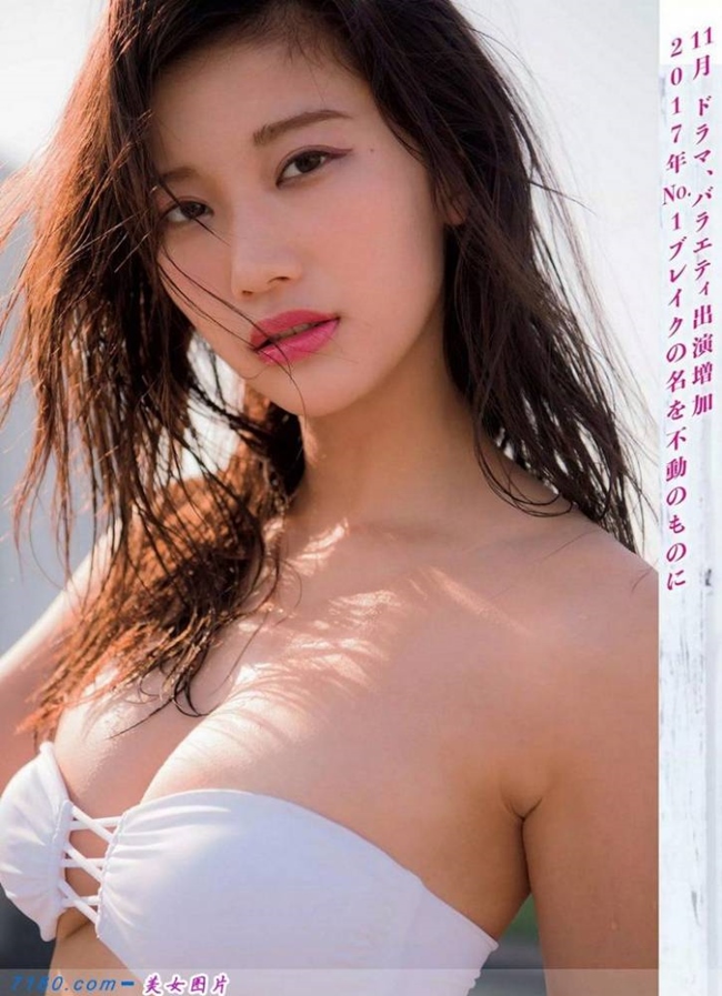 Trước scandal đầu tiên trong sự nghiệp, Ogura Yuka giữ im lặng. Nhiều fan nam tỏ ra thông cảm với người đẹp vì cô vốn là người làm việc chuyên nghiệp, ít khi để xảy ra sự cố không mong muốn.