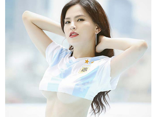 Thời trang - "Cá sấu chúa" Quỳnh Nga tự tin diện mốt no bra sau phẫu thuật thẩm mỹ