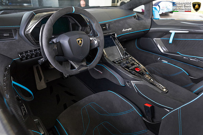 Lamborghini Centenario sản xuất giới hạn sở hữu màu sơn độc - 12