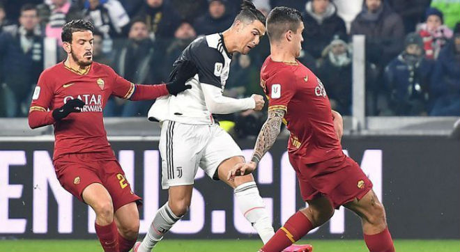 Ronaldo tiếp mạch thăng hoa: HLV Sarri hứa giúp CR7 có 6 QBV như Messi - 1