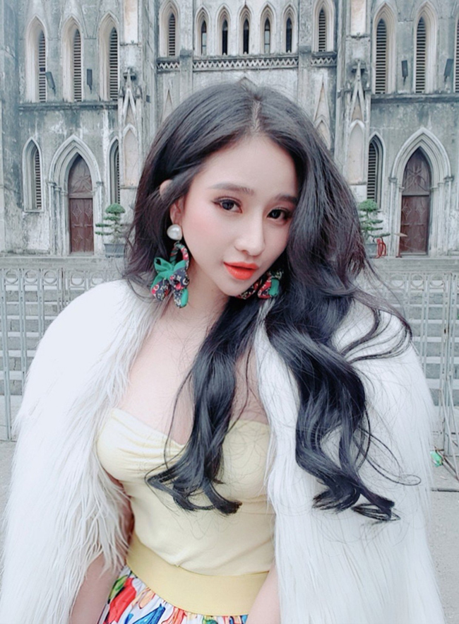 Hot girl, diễn viên Ivy - vợ cũ Hồ Quang Hiếu cũng khiến nhiều người nhắc tên trong những bức ảnh hot của năm 2019.