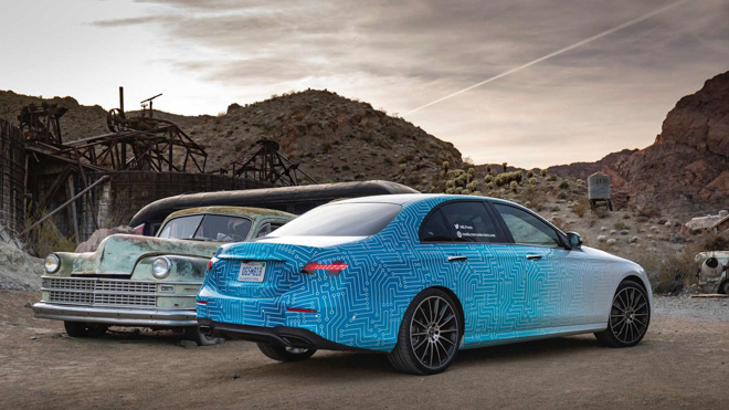 Mercedes-Benz hé lộ về hình ảnh thế hệ mới của dòng E-Class - 7